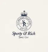 Cárdigan con cremallera color crema, con cuello y puños acanalados en azul marino. Logotipo bordado en el pecho.