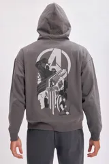 Canguro gris con capucha y bolsillo tipo canguro, con logo de los Avengers estampado en el pecho.