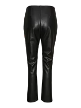 Pantalón negro de cuero sintético con corte ajustado, cintura elástica y aberturas en el ruedo.