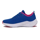 Championes deportivos Diadora modelo Messina, color azul vibrante con detalles en rosa fucsia. Presentan capellada de malla transpirable, logo Diadora en rosa en el lateral, forro interior rosa y suela gruesa blanca con detalles en rosa en la punta y el talón.