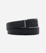 Cinturón social reversible negro y marrón de poliuretano con hebilla cuadrada metálica color plomo.