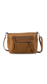 Bandolera de simil cuero color marrón topo, con textura ligeramente desgastada y detalles en nobuck. Presenta múltiples bolsillos frontales con cierres metálicos y tiradores de cuero. Correa ajustable para llevar al hombro o cruzada.