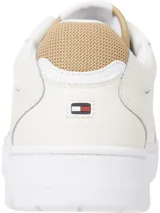 Zapatillas urbanas Tommy Hilfiger color blanco, de cuero sintético, con cordones y suela cupsole.
