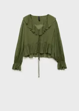 Blusa verde oliva de gasa con cuello de pico, volantes y mangas largas abullonadas.