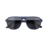 Lentes de sol Sunski modelo Shoreline Spruce Slate, con montura azul y lentes polarizadas negras. Bloquean el 100% de las longitudes de onda UVA/UVB/UV400.