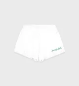 Short blanco de jersey grueso con cinturilla elástica, dos bolsillos laterales y uno trasero.