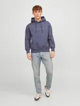 Hoodie tipo canguro azul con capucha y cordones ajustables. Estampado con la palabra "Originals" y el logo de Jack & Jones en el pecho.