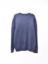 Sweater verde musgo de tejido de punto con cuello redondo y mangas largas.