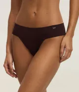 Kit de dos bombachas tipo bikini, una color negro y otra beige, confeccionadas en microfibra con elastano. Presentan un canesú ancho y liso sin elástico visible en la cintura.