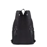 Mochila negra acolchada con diseño de ondas horizontales. Tiene un bolsillo frontal con cierre y tiradores de cordón rosa.