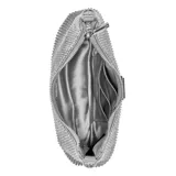 Cartera de mano Guess modelo Zalina, color plateado con textura metálica y logo triangular en el frente. Incluye correa desmontable negra.