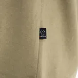 Buzo con capucha color verde militar, marca Merrell, con logo estampado en el pecho y bolsillo tipo canguro.