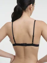 Bralette negro con breteles finos y corte triangular.