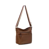 Bandolera color beige con correa larga regulable combinada a tono. Tiene dos bolsillos frontales con cierre, apertura superior con cierre, división interna, bolsillos internos y bolsillo trasero con cierre.