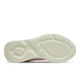 Championes New Balance modelo 430 para mujer, color rosa pálido (o 'oyster pink') con logo 'N' en tono similar. Presentan una capellada de malla transpirable y una entresuela gruesa de color crema/blanco roto para amortiguación.