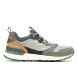Championes Merrell Alpine 83 Sneaker Recraft, color gris con detalles en marrón y verde. Confeccionados en ante y textil reciclado, con forro de malla transpirable, plantilla de espuma EVA reciclada y suela de goma.