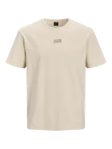 Camiseta color beige claro de manga corta y cuello redondo. Estampado con el logo de la marca en el pecho.
