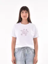Remera blanca de algodón con estampado de limones y texto en azul.
