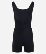 Enterito deportivo negro de microfibra con breteles medianos y espalda descubierta.