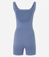 Enterito deportivo negro de microfibra con breteles medianos y espalda descubierta.