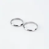 Par de alianzas bombé de oro blanco 18k, de 3mm de ancho.