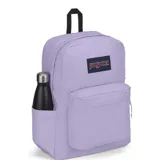 Mochila JanSport color lila, modelo Superbreak Plus, con compartimento interno para laptop y bolsillo lateral para botella.