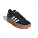 Championes urbanos Adidas VL Court Bold de mujer, color negro con las tres tiras blancas y suela marrón de plataforma.