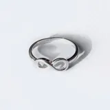 Anillo de plata 925 con diseño de infinito.