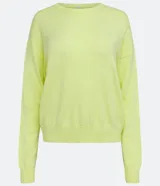 Sweater color marrón de punto con cuello redondo y mangas largas.