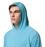 Remera de hombre Columbia PFG Solar Stream Hoo, color celeste, de manga larga con capucha y logo de la marca en el pecho. Confeccionada con tejido transpirable y protección UV. Ideal para pesca y actividades al aire libre.
