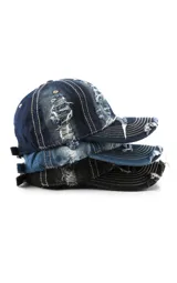 Pack de gorros tipo baseball, con visera y corona, confeccionados en tela de jean con efecto desgastado y roturas. Se muestran tres tonos: azul oscuro, azul claro y negro.