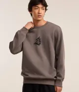 Buzo de fleece color gris topo, de cuello redondo y manga larga con puños ajustados. Presenta estampa butterfly collapse en el frente y la espalda.