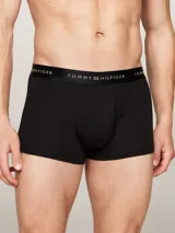 Pack de tres bóxers negros de algodón elástico con cinturas elásticas de diferentes colores (verde, negro y gris) con el logo de Tommy Hilfiger.