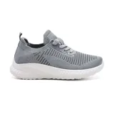 Championes deportivos American Sport Gio color beige, con cordones y suela blanca.