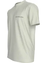 Remera de algodón regenerativo color blanco, con cuello redondo y bordado de Calvin Klein en el pecho.