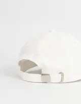 Gorra de béisbol azul marino con bordado frontal de la frase "American Football" en color blanco.