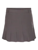 Minifalda gris de poliéster con cintura a media altura y abertura lateral.