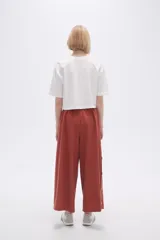 Pantalón palazzo estampado con cintura elastizada.