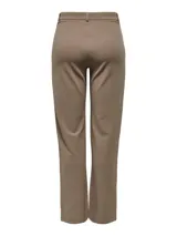 Pantalón de corte recto color walnut, con bolsillos laterales y cierre frontal de gancho. Confeccionado en una mezcla de poliéster reciclado y elastano.