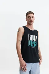 Musculosa negra con estampado frontal de la palabra "FUTURE" en blanco y turquesa.