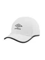 Gorra blanca de Umbro con visera curva y logo bordado en gris.