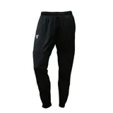 Pantalón deportivo negro de corte chupín con cintura elástica y paneles reforzados en las rodillas.
