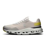 Championes urbanos Cloudnova Form 2, color rosa pálido con detalles en blanco, gris y amarillo.