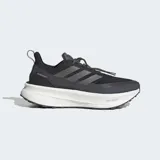 Championes de running Adidas Ultraboost color negro con detalles en gris. Cuentan con tecnología Climawarm, mediasuela Light Boost y suela de caucho Continental.
