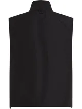 Chaleco negro Calvin Klein con cuello alto, cierre de cremallera, bolsillos laterales, bajo con cordón ajustable y logo tonal en el pecho.