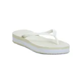 Chanclas blancas con plataforma, marca Tropical Brasil, modelo Quadradiha Flattaform.