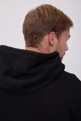 Canguro negro con capucha y cordones ajustables. Estampado frontal con la leyenda "Originals Jack & Jones".