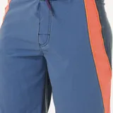 Short de baño Rip Curl Mirage Giant Prawn, color azul con paneles laterales color naranja y cintura en azul oscuro.