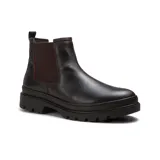 Bota Chelsea de cuero color marrón oscuro, con elásticos laterales y suela track.