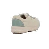 Championes urbanos Comfortflex color beige con detalles en verde agua, cordones blancos y suela clara.